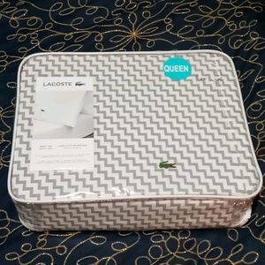 Brand New Lacoste Chevron Print 4pc Sheets